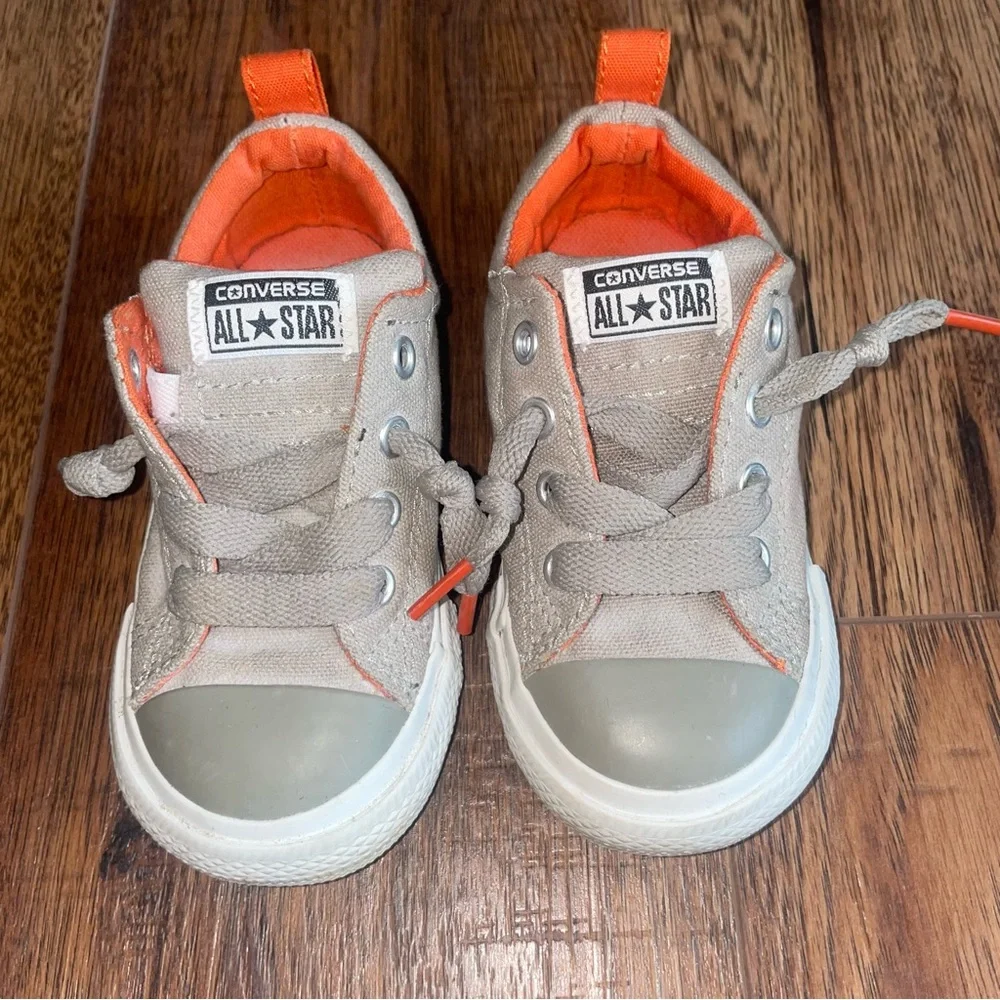 Converse Toddler Cream / Tan and Orange Shoes Size 7